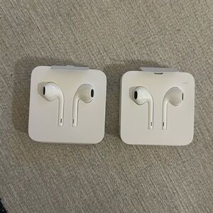 NIB Apple Earbuds